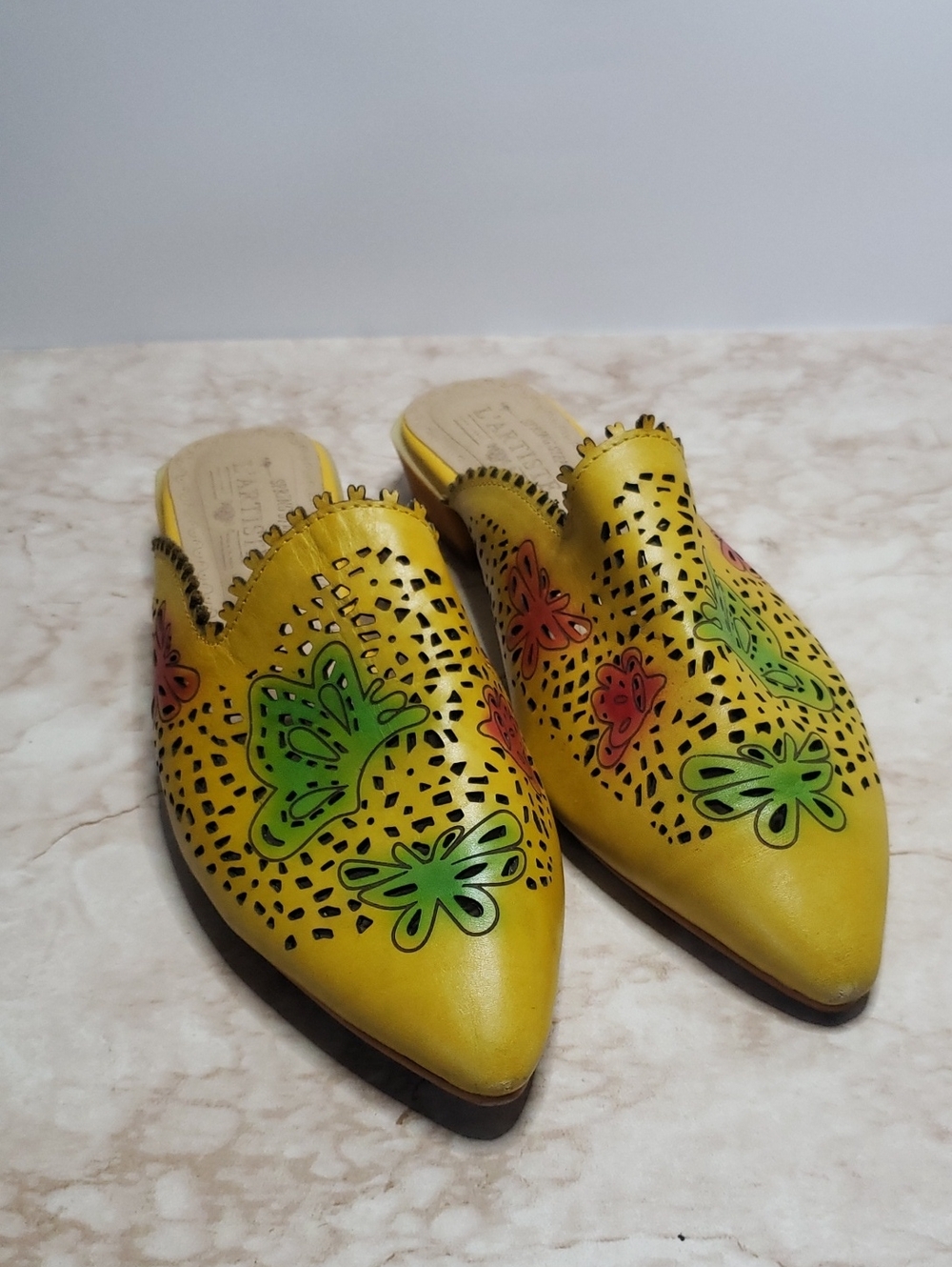 L' Artiste Yellow Butterfly-Print Slip-On Women’s Mules 38